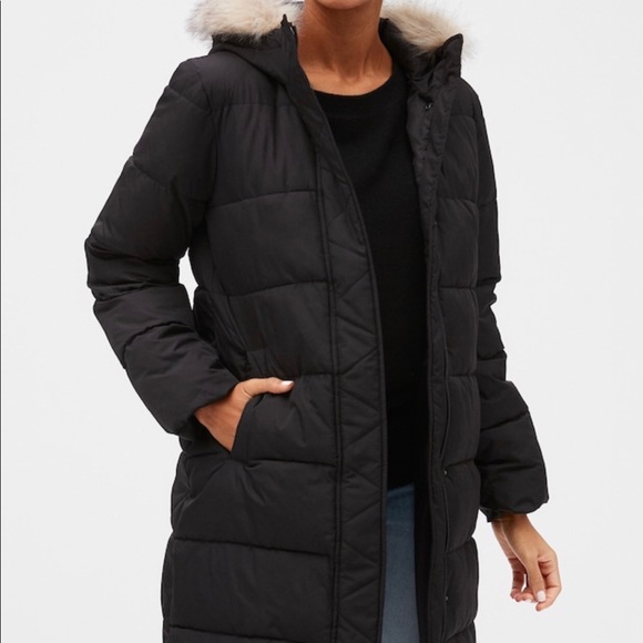 GAP Jackets & Blazers - Women’s puffer jacket size M